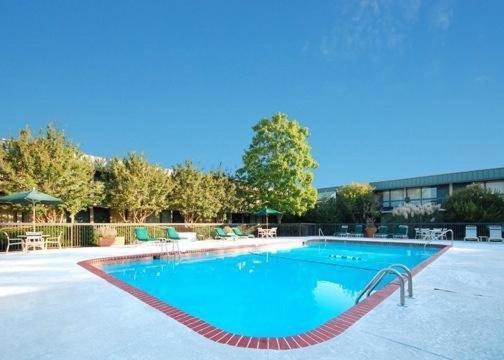 Camden West Inn ภายนอก รูปภาพ